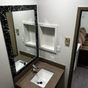 Super 8 By Wyndham Penticton Motel Eksteriør billede